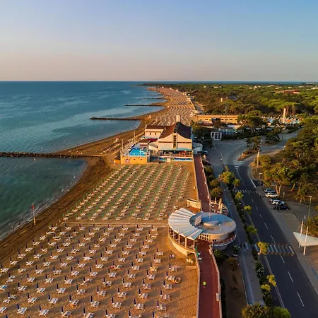 Peaceful In Lignano Pineta アパート